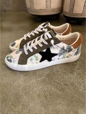 Vintage Havana Repeat Sneakers Multi Madness Size 8